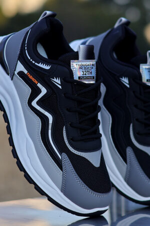 Layered Trail Style Sneakers - Stylish Colorways