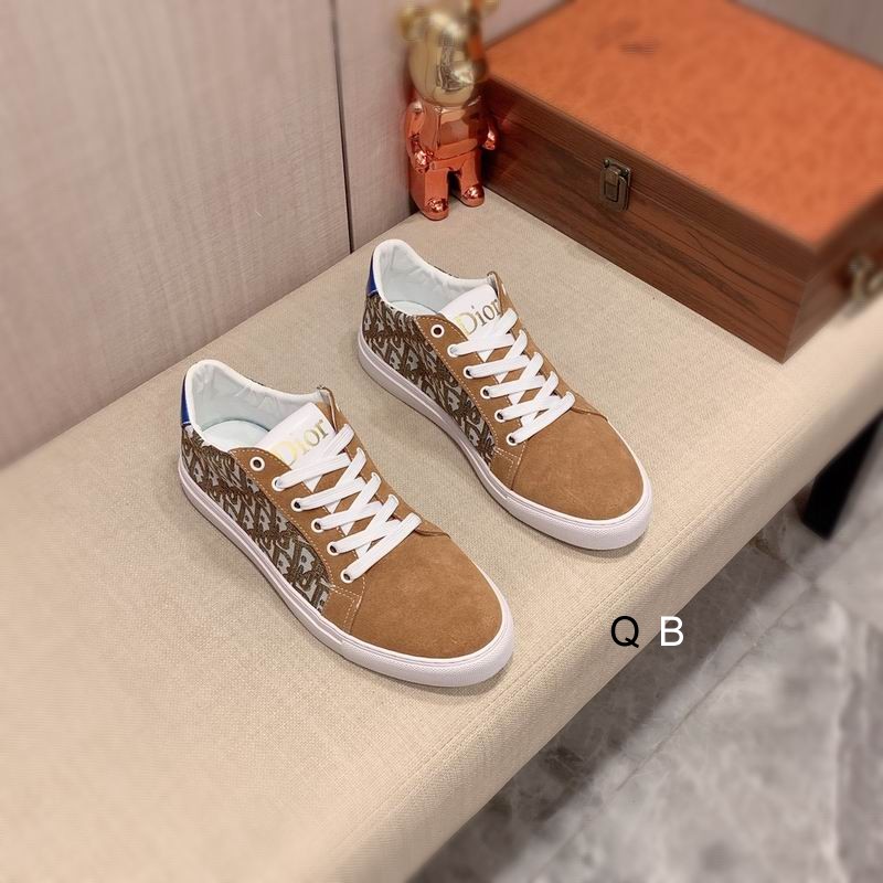 Dior Low-Top Sneaker in Tan/Brown, White and Gray Patterns. - Image 6