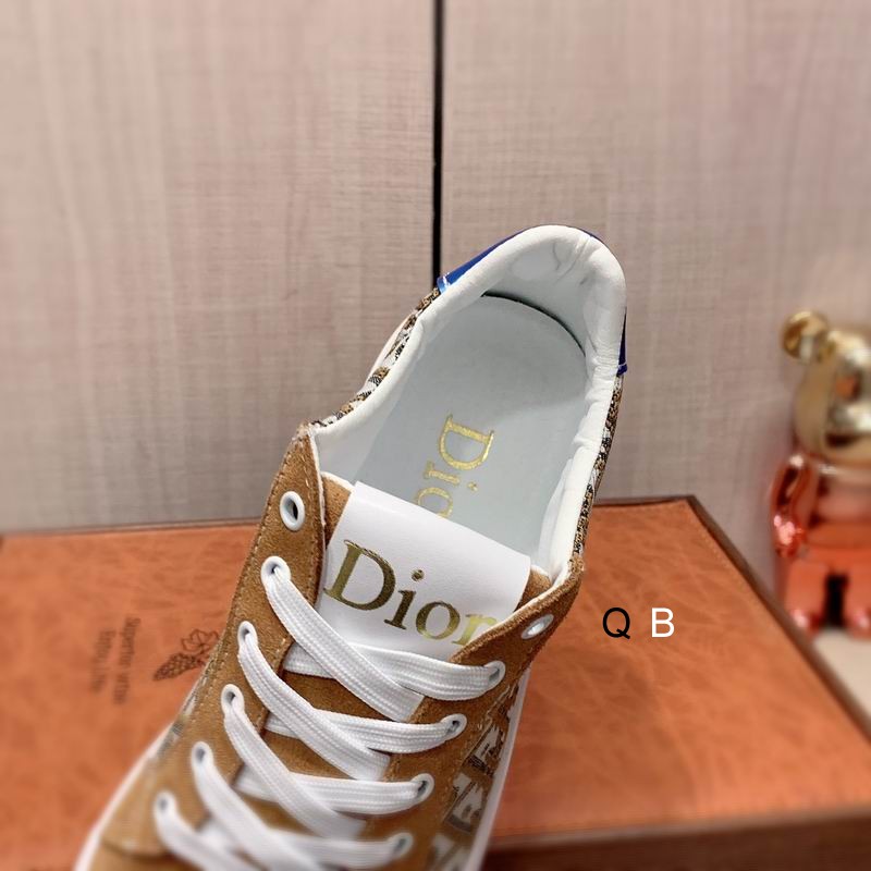 Dior Low-Top Sneaker in Tan/Brown, White and Gray Patterns. - Image 8