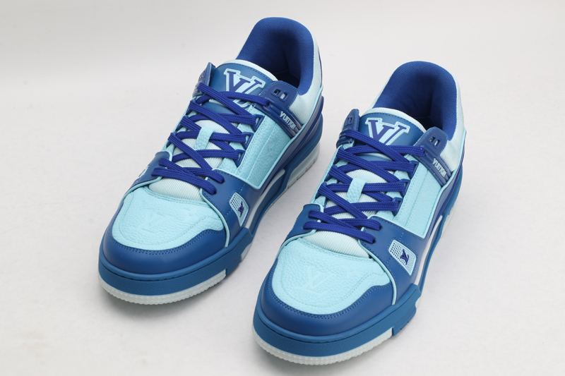 Dynamic Two-Tone Blue Low-Top Sneakers - Image 3