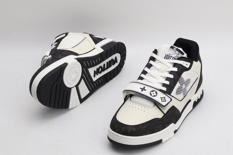 Louis Vuitton Trainer Mid-Top – The Ultimate White & Black Monogram - Image 4