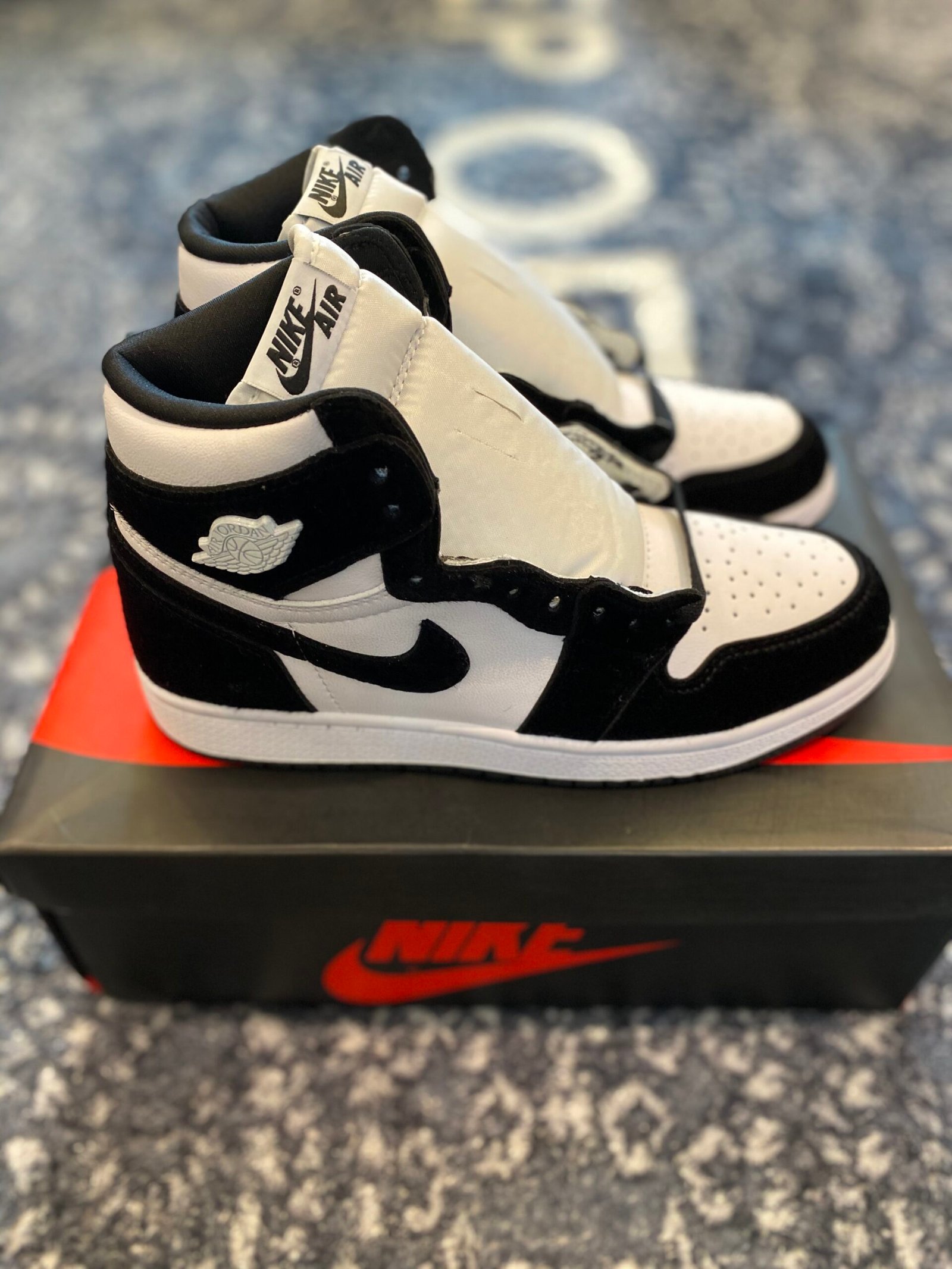 Air Jordan 1 Retro High OG Panda - Image 4