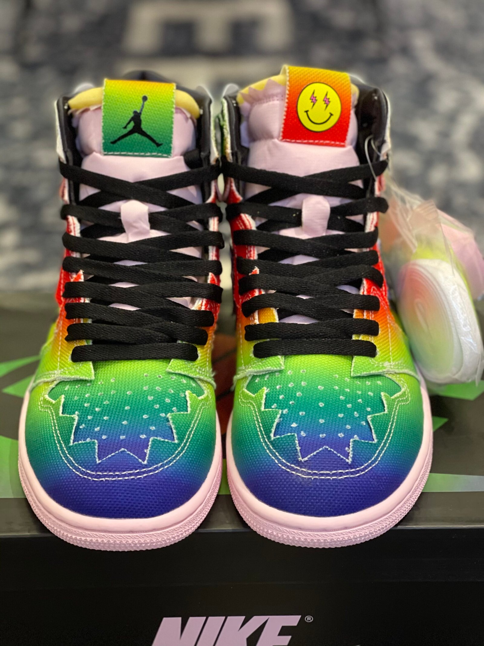Air Jordan 1 High OG J Balvin Multicolor Edition - Image 2