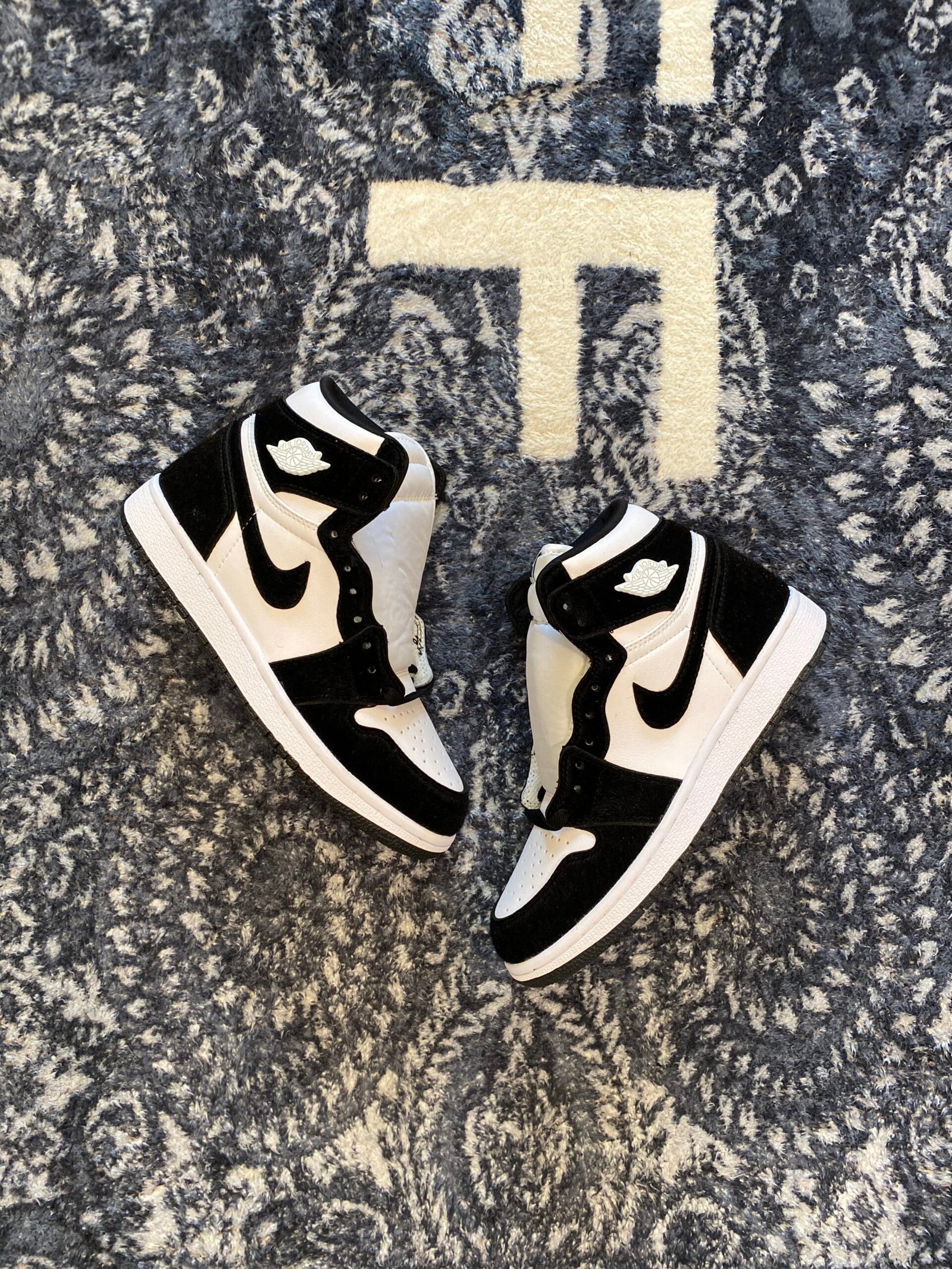 Air Jordan 1 Retro High OG Panda - Image 5