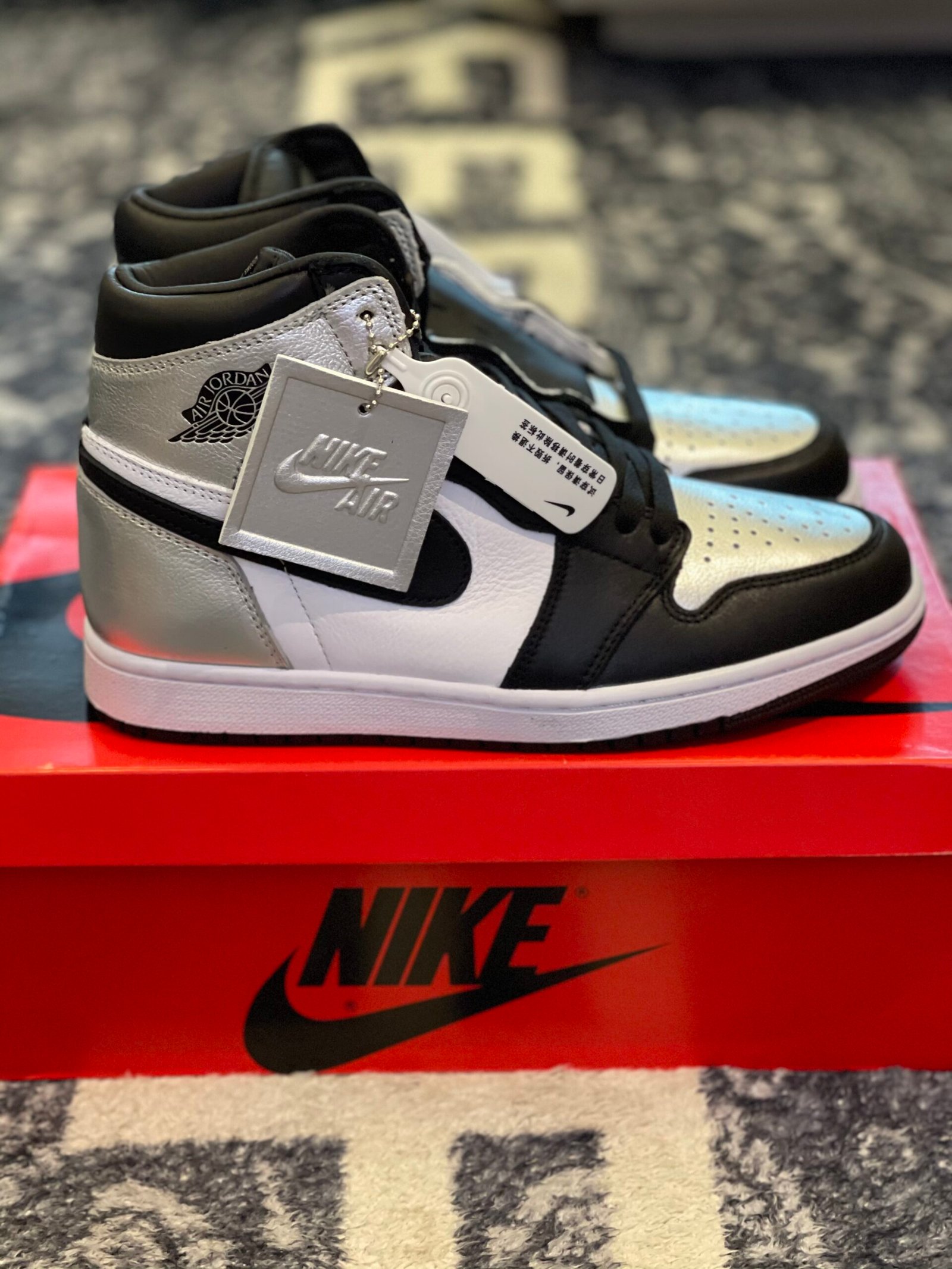Nike Air Jordan 1 Retro High OG -Silver Toe - Image 2