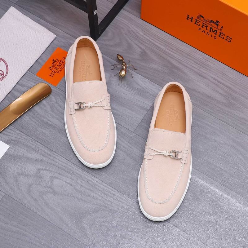 Hermès Loafer in Beige Suede - Image 4